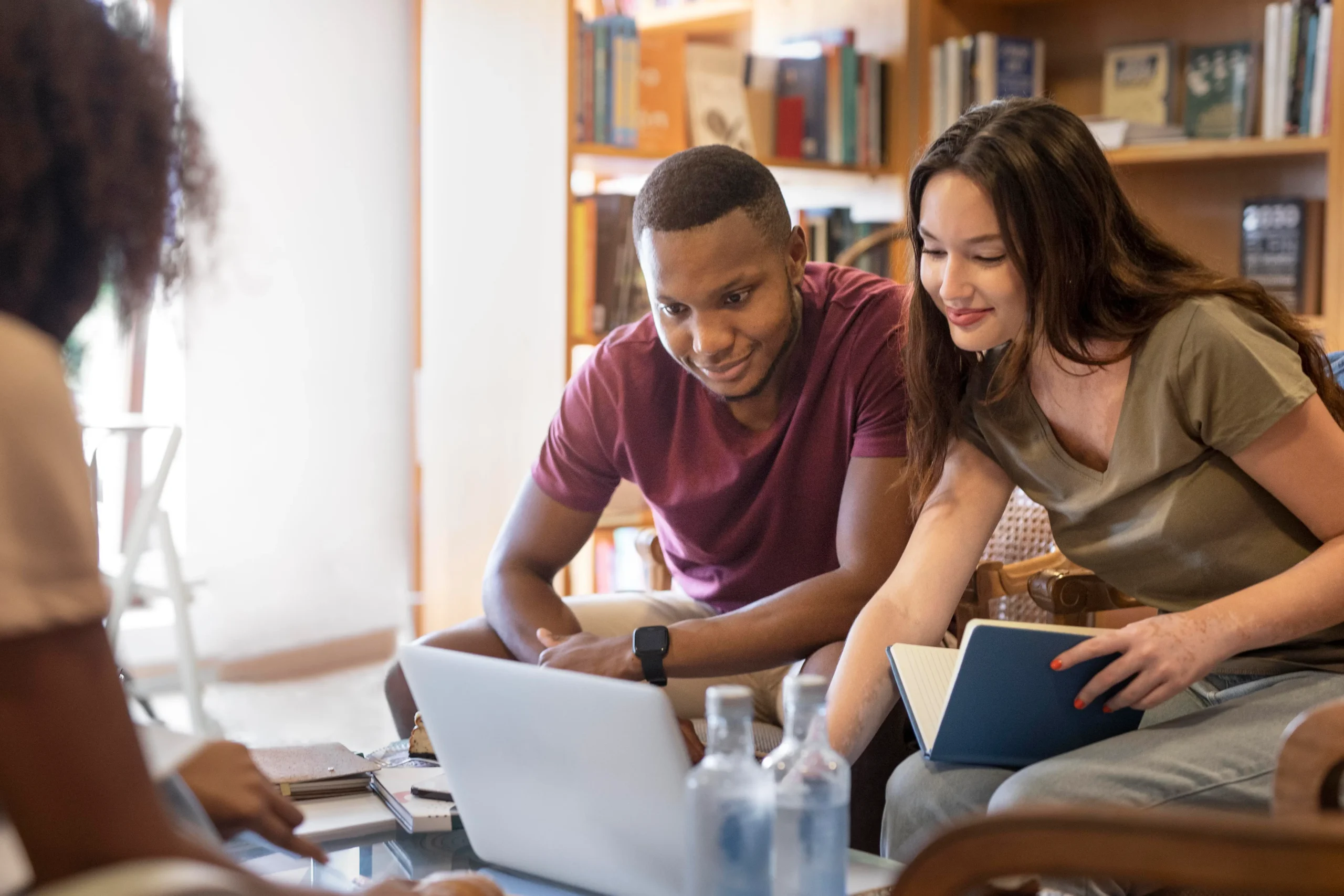 educação profissional para jovens com aulas práticas.